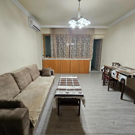 Sunny Apartment Close To Erebuni Mall Ereván Exterior foto